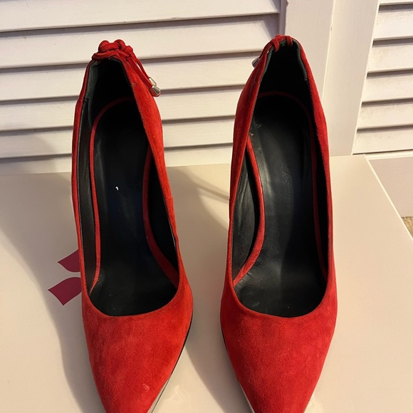 Thomas Wiylde Elegant Red Stiletto Heels. - Picture 2 of 5